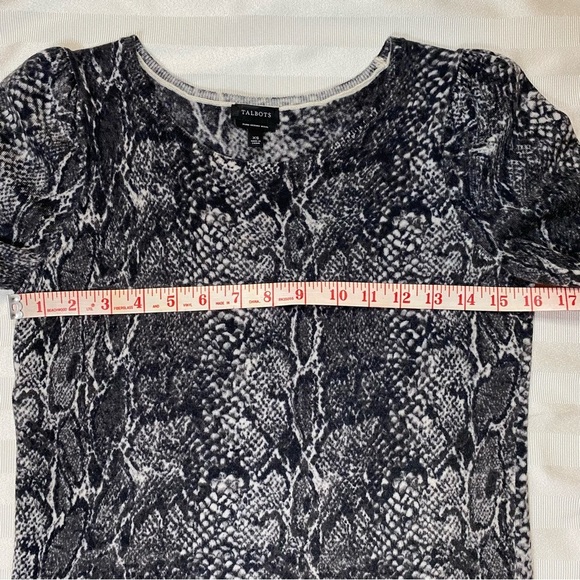 Talbots Pure Merino Wool Women’s Sweater XS Long Bishop Sleeve Gray Snake Print - Picture 6 of 12